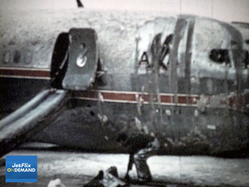 American Airlines Boeing 707 front nose gear stuck landing accident Carswell AFB
